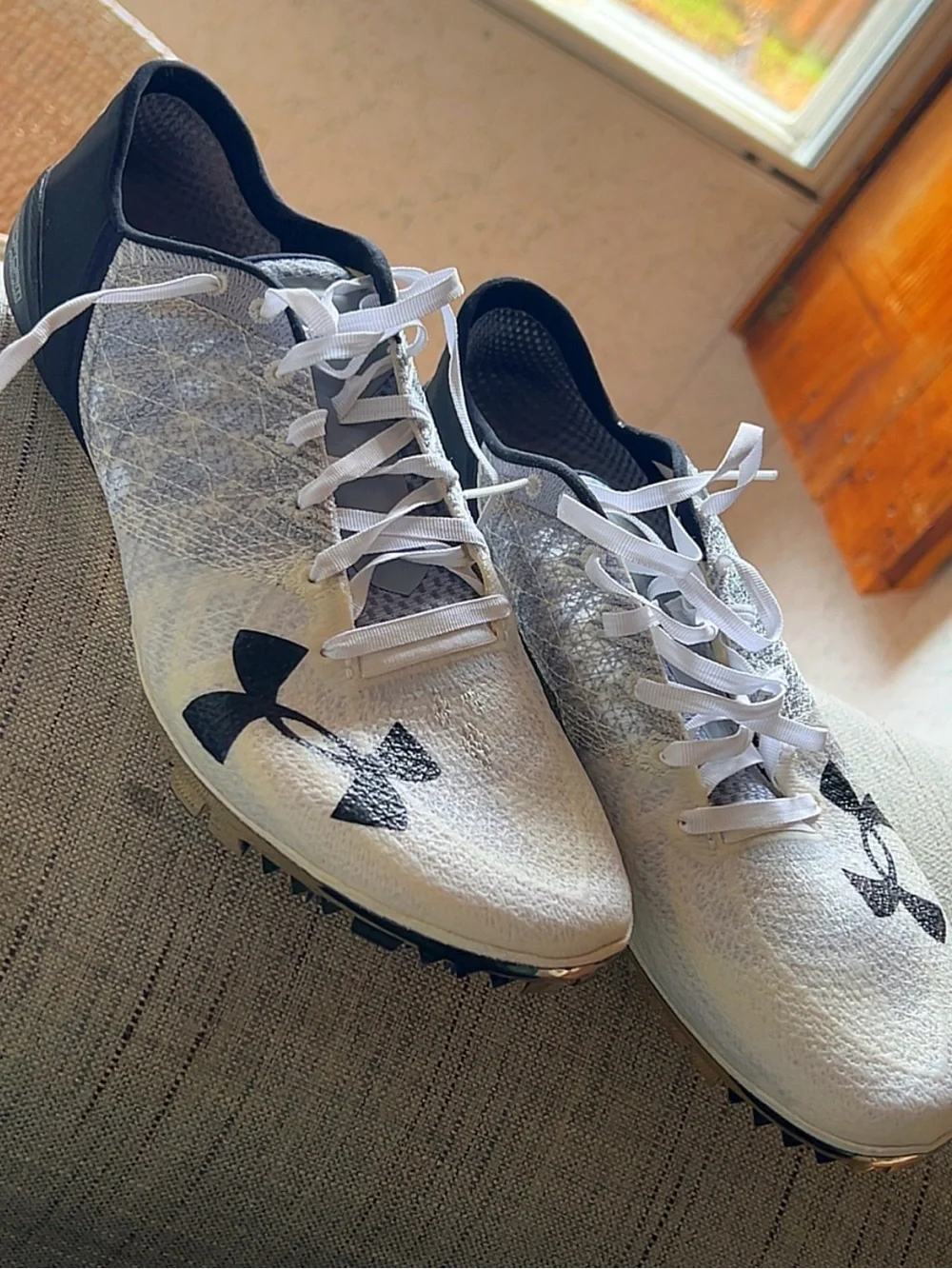 Under Armour SpeedForm Track & Field Racing Spikes White Black Gold 🏃‍♀️✨